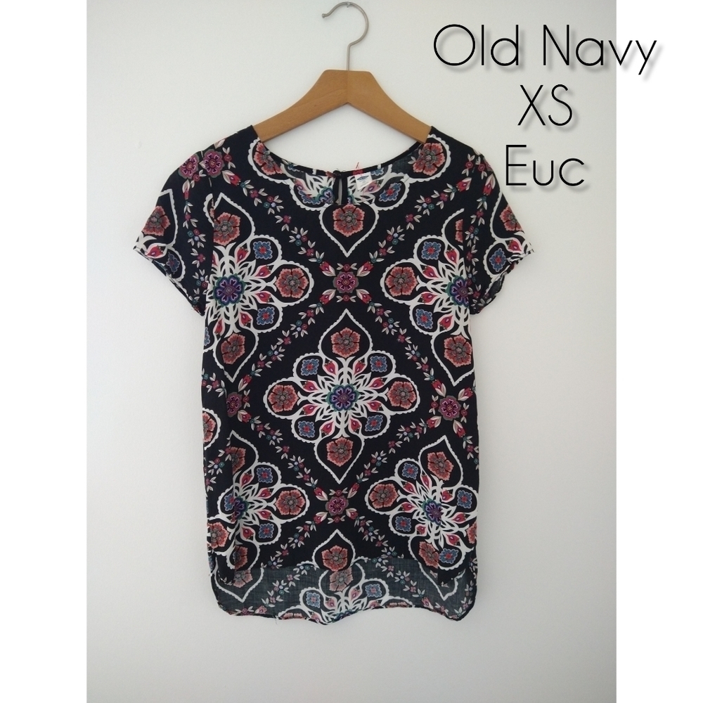 Old Navy XS Patterned Short Sleeve Blouse